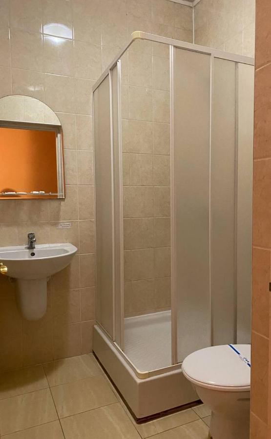 Lemon Hotel Drohobych Bagian luar foto