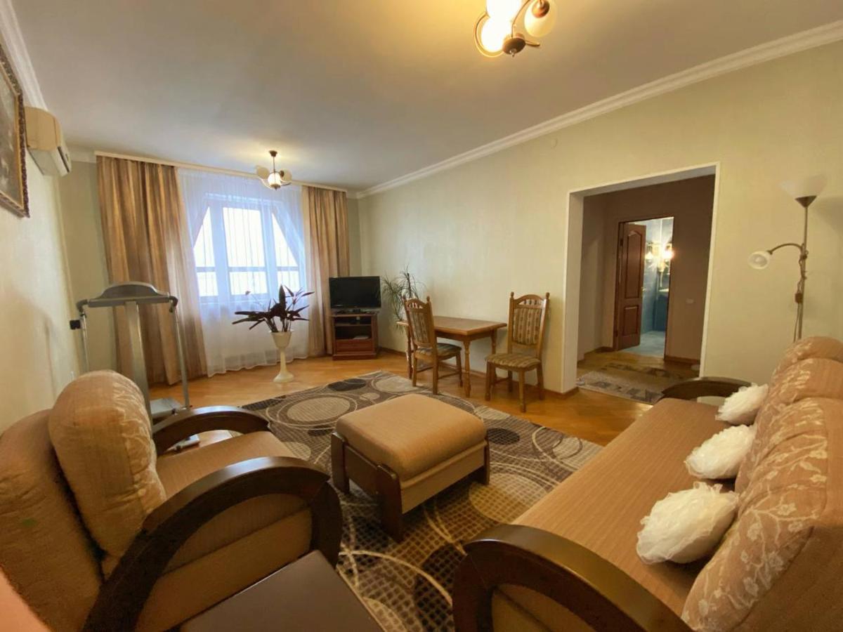 Lemon Hotel Drohobych Bagian luar foto