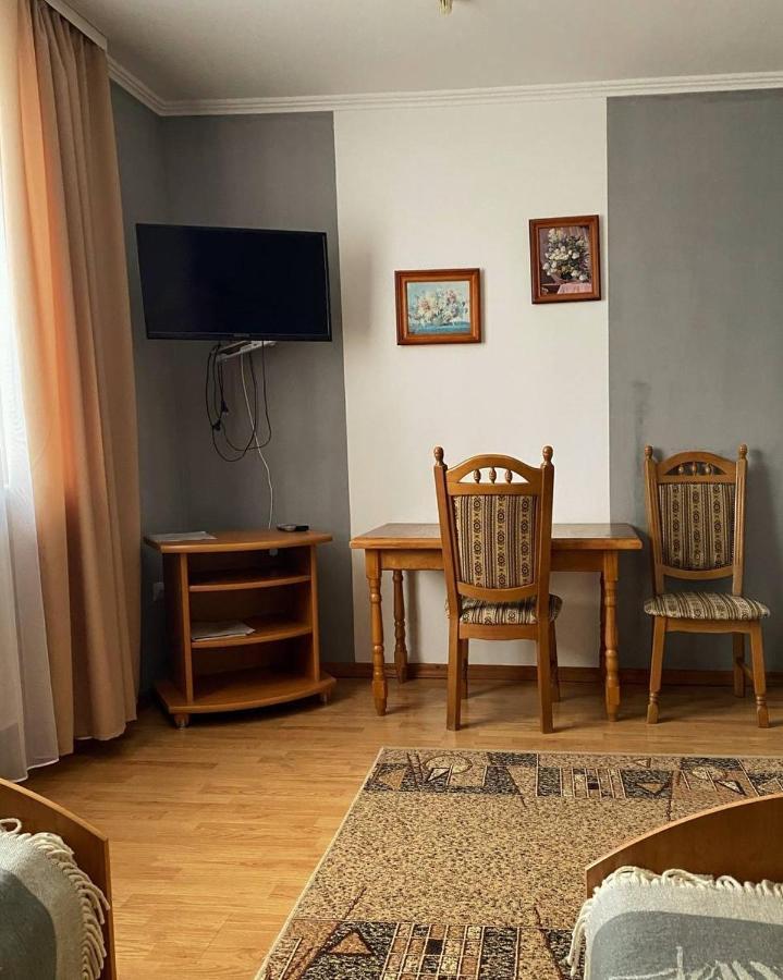 Lemon Hotel Drohobych Bagian luar foto